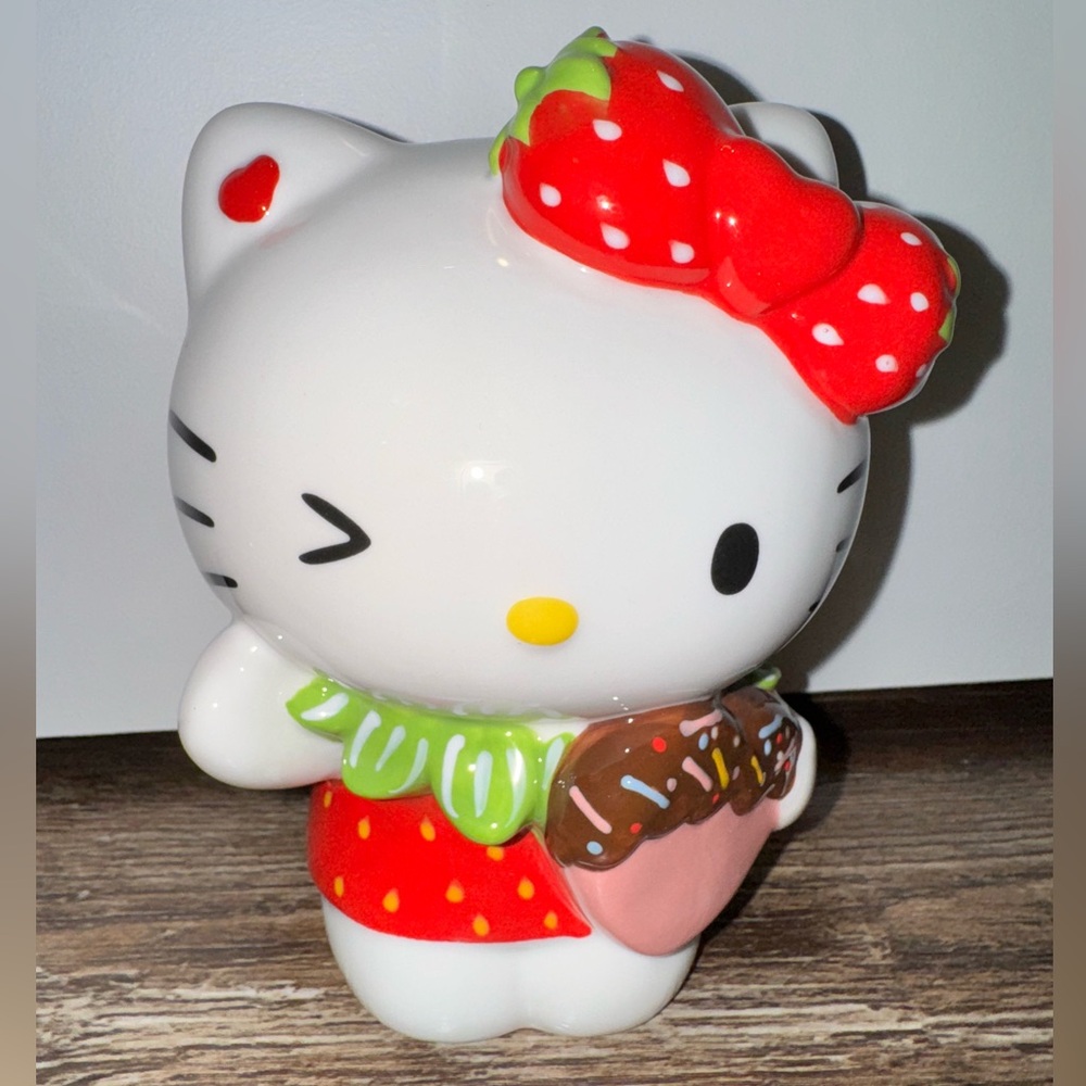 Hello Kitty Ceramic Figure🍓